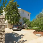 Mira-3 By Interhome אומאג