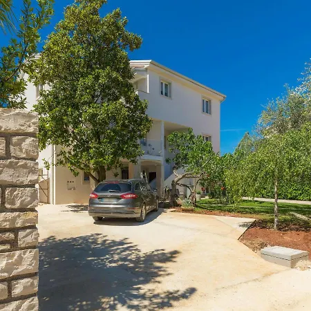 Mira-3 By Interhome 우마그